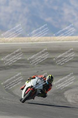 media/Oct-30-2025-Racers Edge (Thu) [[dabbdaf680]]/3-B Group/Session 2 (Bowl Exit)/